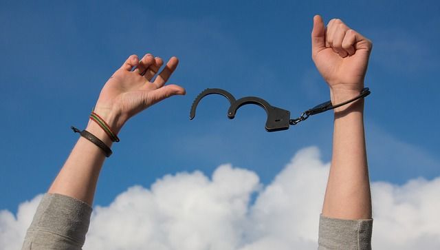 Cómo solicitar la libertad condicional: requisitos y tipos